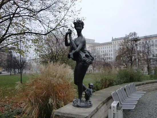 Springbrunnen auf dem Ulrichplatz