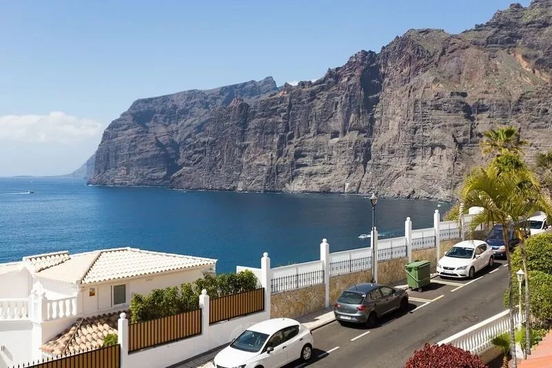 41 ELEGANT & STUNNING HOLIDAY HOME WITH PANORAMIC CLIFF & SEA VIEWS