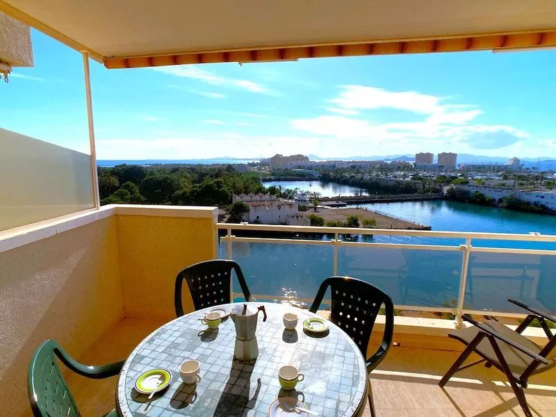 Two-bedroom with views over the Estacio Canal and Tomas Maestre Marina