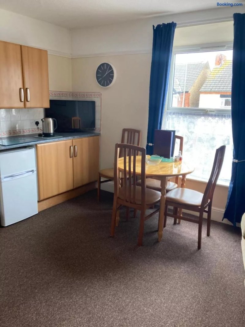 Happy Holiday Apartments