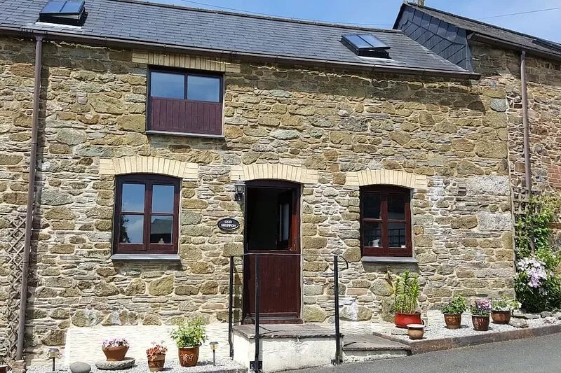 THE SHIPPON, family friendly, country holiday cottage in Polyphant