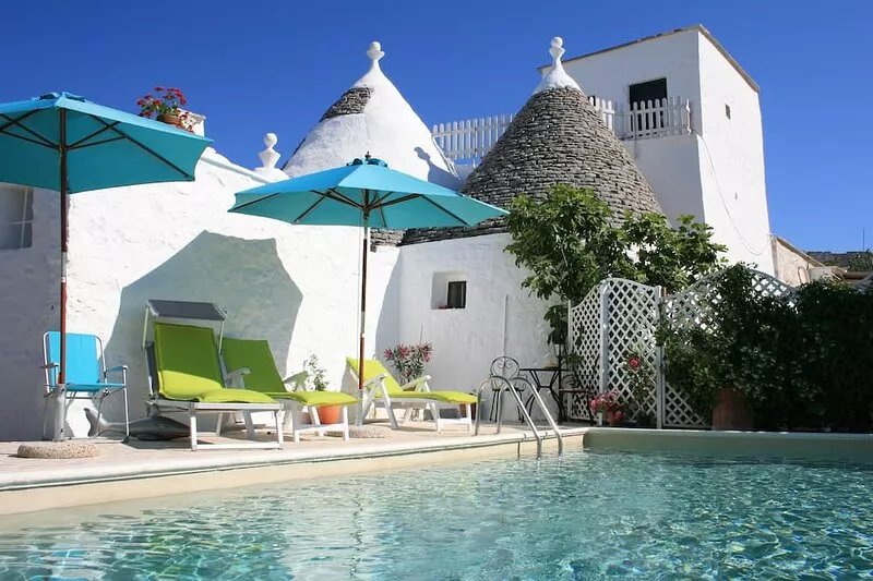 7 bed, 3/4 bathroom Trullo with Pool., WiFi  and Spectacular Views to sea