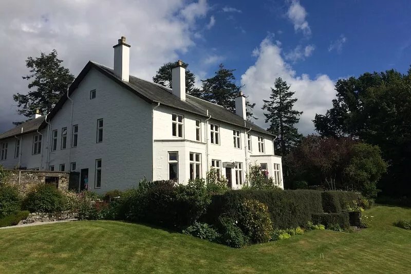 Large Family Country House Located In An Idyllic Private Estate