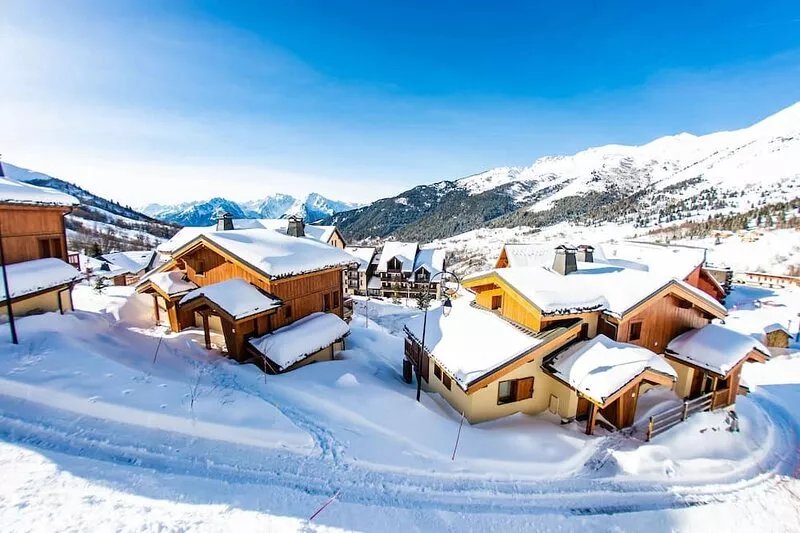Luxurious chalet near the ski-slopes