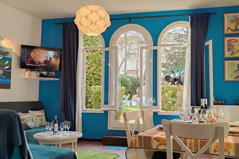 House with garden at 30 meter from the sand beach of La Fosca.