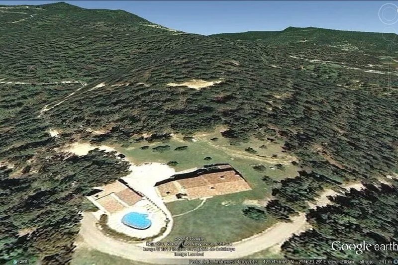 Top-rated 1200m2 mansion, 34+ guests. 17BR & 16BA, views pool terrace bbq games