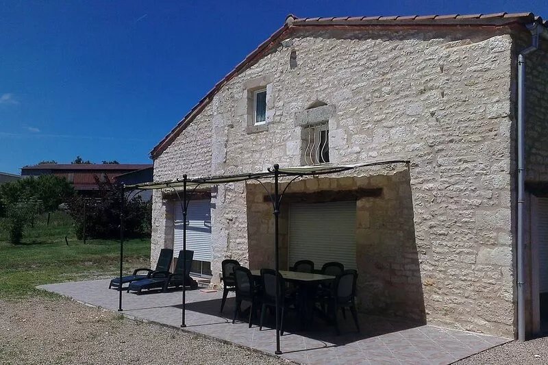 Quiet detached house with garden