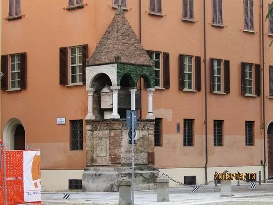 Tombe dei Giuristi Egidio Foscherari e Rolandino dei Passaggeri