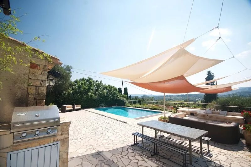 Calm hilltop villa with pool near golf 3500sqm garden AC