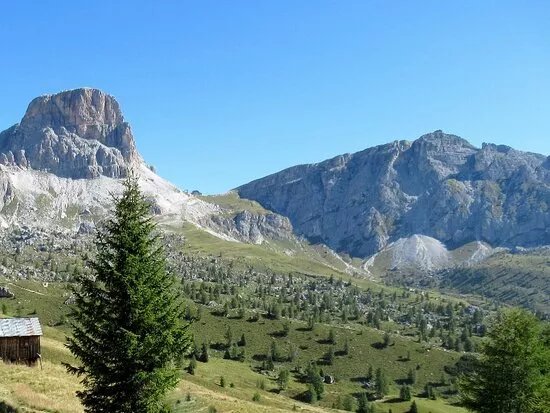 Sentiero dal Rifugio Fedare al Monte Nuvolau