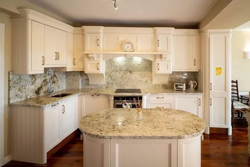 Cottage 360 - Clifden - sleeps 6 guests  in 3 bedrooms