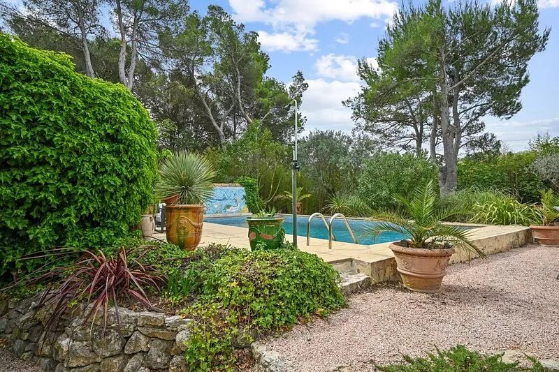 Charming independent Villa with pool, 15mn from downtown Aix en Provence