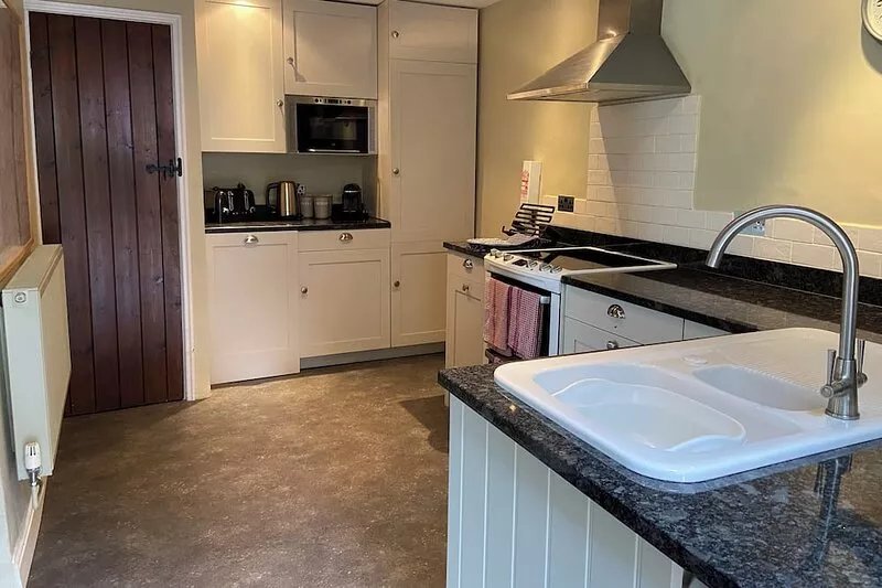 Large Stone Cottage In Mature South Facing Garden Enjoying Stunning Views
