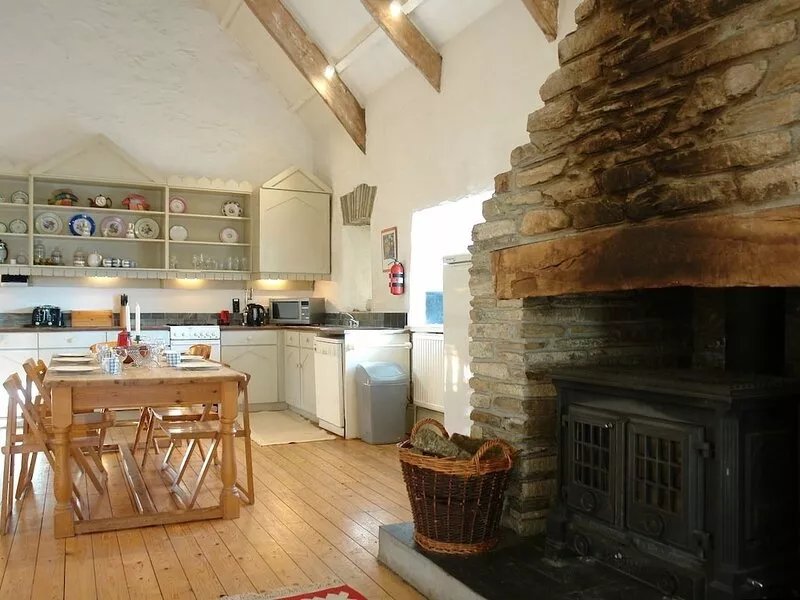 HARRY, pet friendly, country holiday cottage in Blisland
