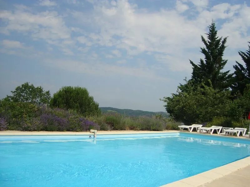 Family-friendly, dog-friendly gite with pool & views near Cahors