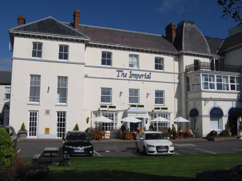 The Terrace Lounge