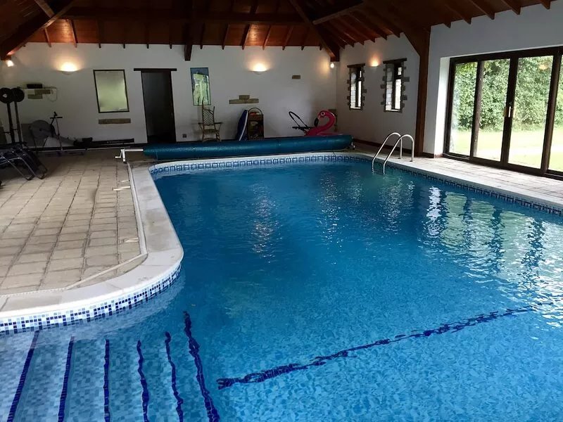 Luxurious converted cottage for 2 plus 1 with use of owners heated Indoor Pool