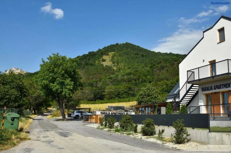 Varalja Apartments
