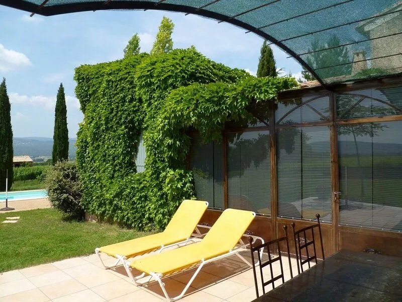 A haven of peace for two surrounded by vineyards with panoramic views.