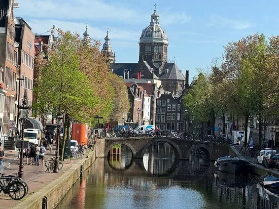 Oudezijds Voorburgwal