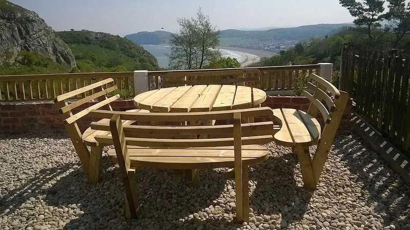Bay View Terrace, Llandudno - quiet & spacious cottage, stunning views & WIFI