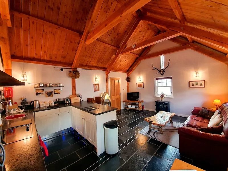 Kentra Cottage, Glencoe. A Romantic Highland Retreat. 5 Star guest Rated.