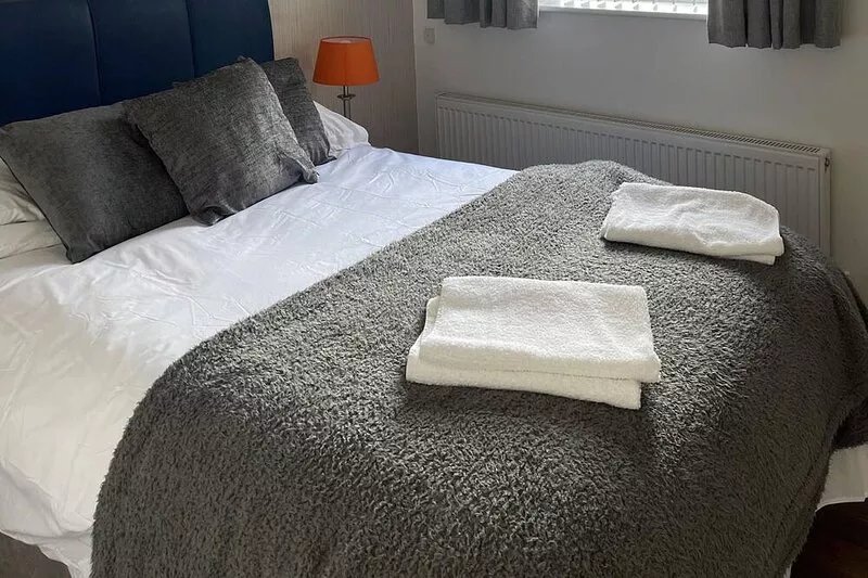 Harcourt Place - Apartment 1 - Seaview - Sleeps 6