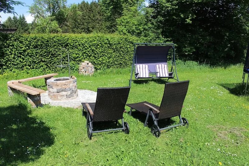 Farmhouse from 1869 with a modern ambience, sauna, playground, free WiFi, oven
