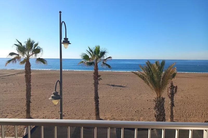 THE BEACH (VILLA MAR) - Fantastic beach front apartment - Free WiFi