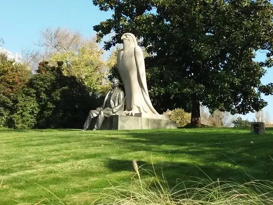 Estatua Calouste Gulbenkian
