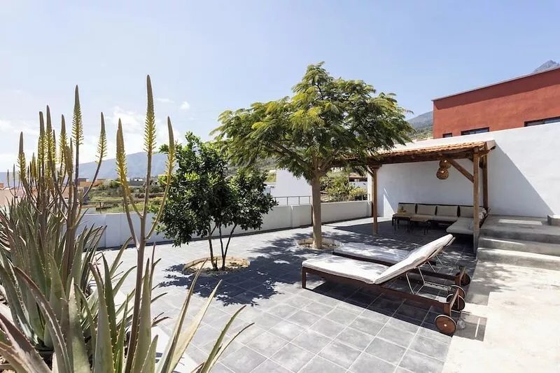 Home2Book Stunning Design House Arafo