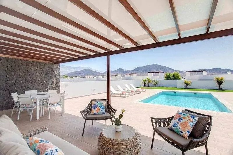 **** Aura. Villa with private pool in Playa Blanca