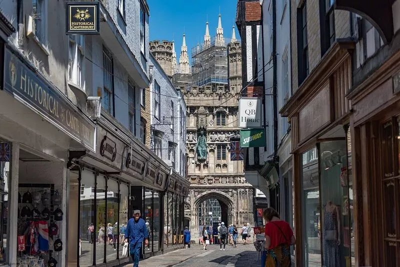 Cornerways by Bloom Stays - family home in City centre, ideal for exploring