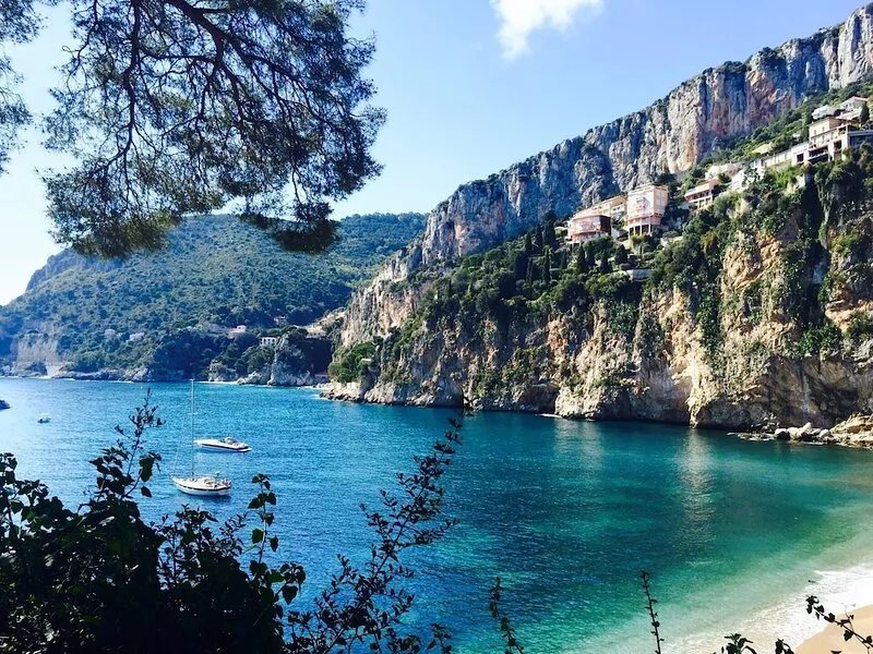 Villa with private pool and garden / French Riviera