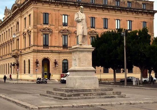 Monumento a Giuseppe Libertini