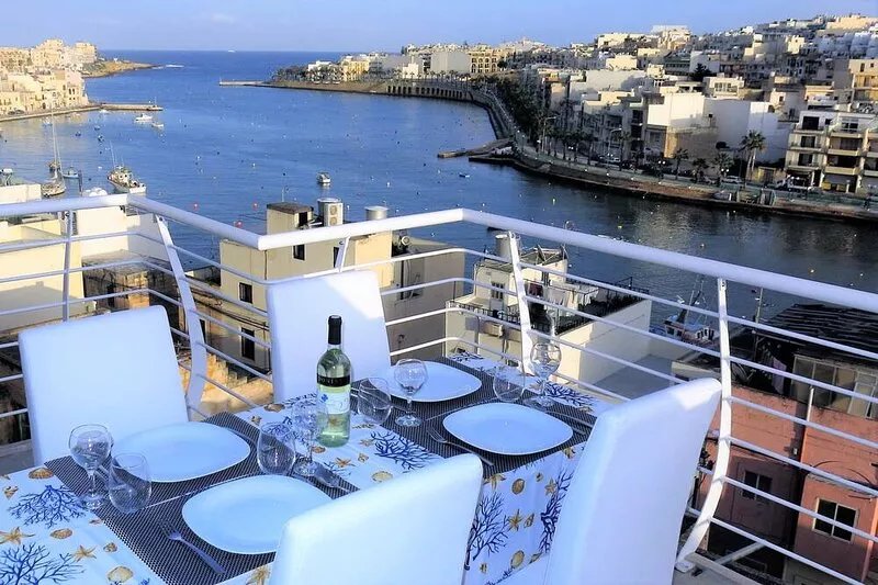 Amazing harbour view - al fresco dining - 2 bedroom modern comfortable apartment
