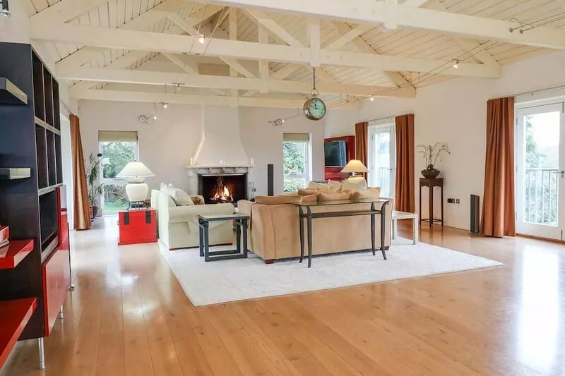 PENARVON HOUSE, pet friendly, luxury holiday cottage in Helford