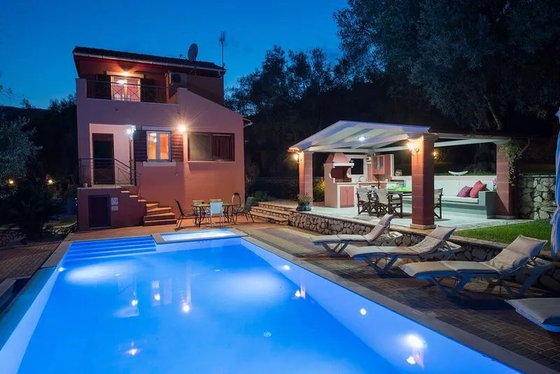 Villashorizon, Ostria, sleeps 4/8p, ideal for families, private pool, bpq, view