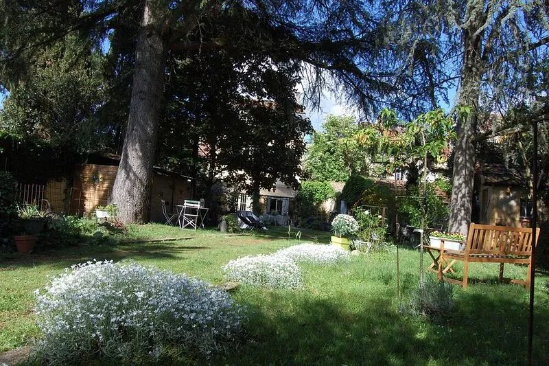 Madeleine Bergerac Bed and Breakfast Garden