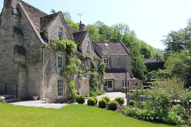 MIDFORD MILL - BATH - sleeps 10 guests  in 4 bedrooms