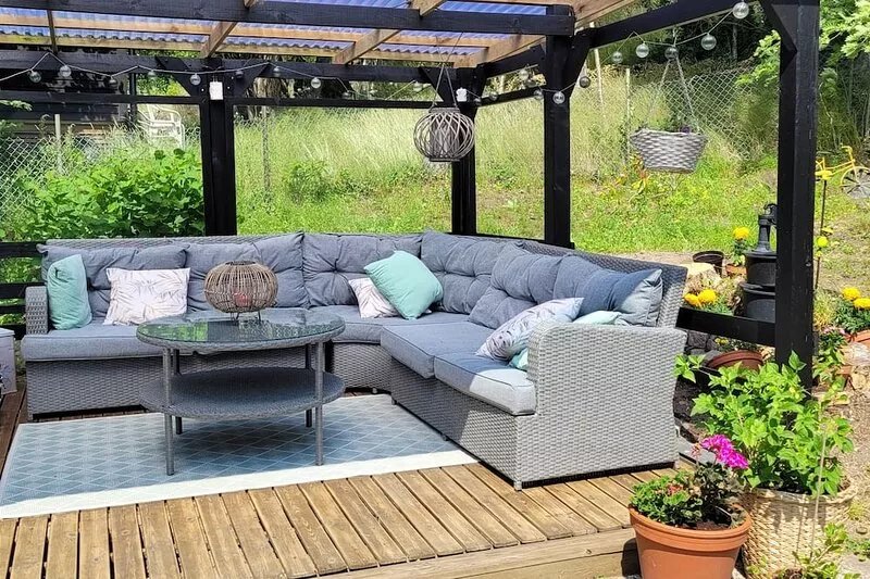 Cheerful 4-bedroom villa with a big cozy garden