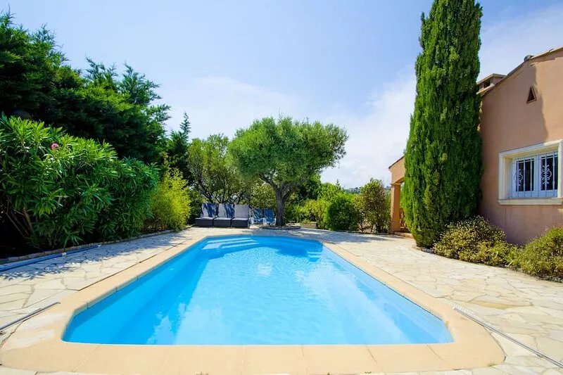 Luxury villa with view of the putting green - Gulf of Saint-Tropez