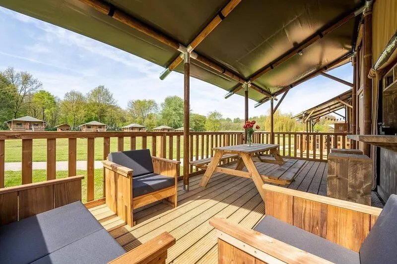 6-person safari tent with private bathroom, kitchen and hotel-quality beds