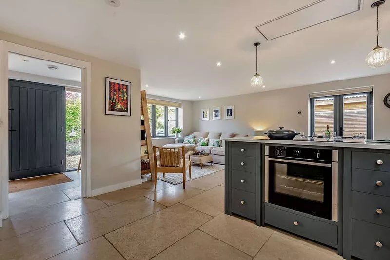 Three bedroom Cotswold holiday cottage - Steeple View