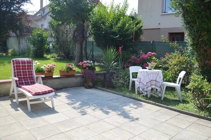 Colmar small garden of the semm 6 to 10 people, parking 4 private cars and iron