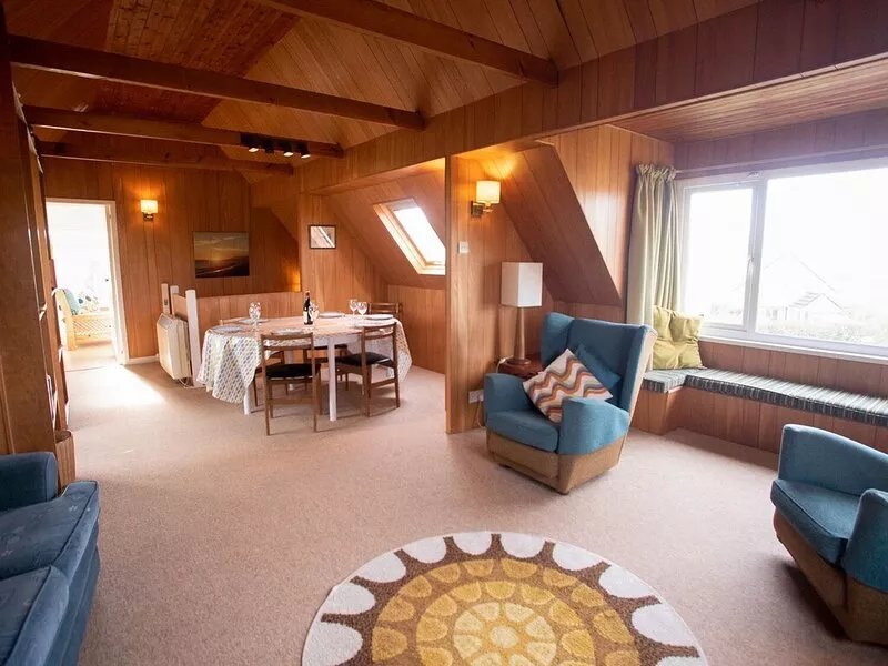 PRIMROSE COTTAGE, family friendly, with a garden in Newgale