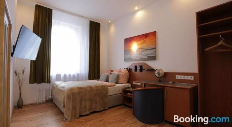 Star Apartments