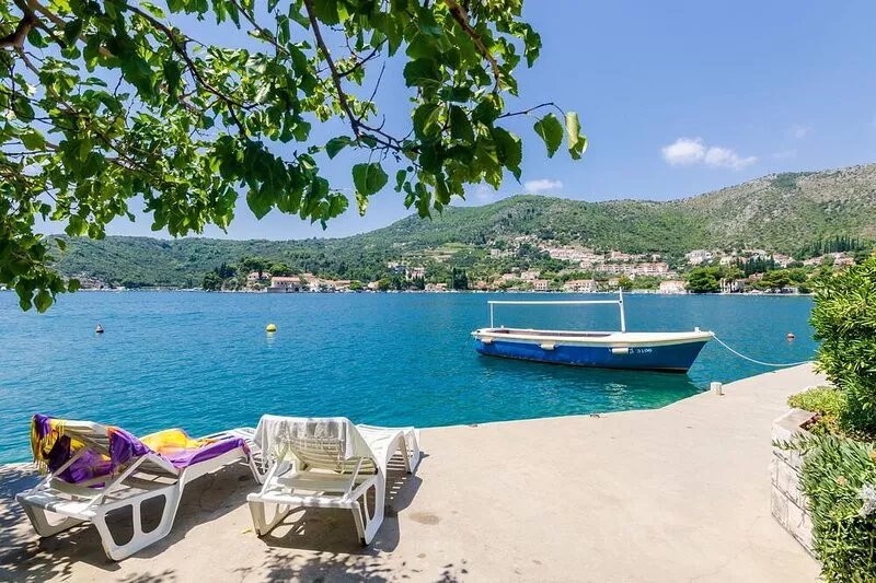 Quiet & relaxing seafront apartment 10 minutes from Dubrovnik - Apartment Lucija