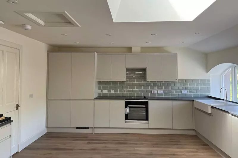 Fantastic Traditional yet Up-to-date Spacious Cottage Very Close to Edinburgh