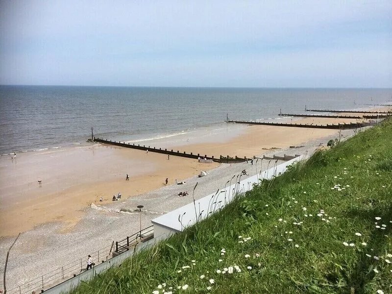 Peaceful setting within walking distance of coast and local pub.  Dog friendly.